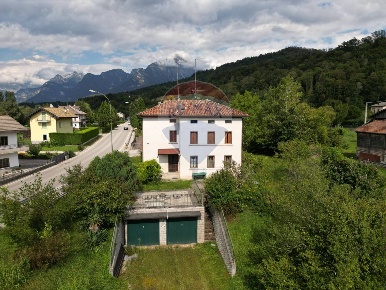 Foto Casa indipendente in Via Meassa, Belluno Levego di 300 m² in vendita
