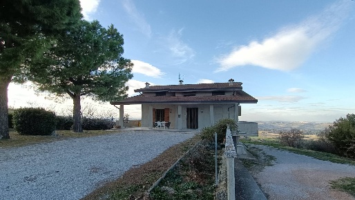 Foto Casa indipendente in Contrada Lago-Cancello, Monterubbiano in vendita