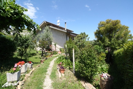 Foto Casa indipendente in VIA BORGO DA MARE, Monteprandone Centro di 209 m²