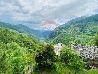 Foto Casa indipendente in LOCALITA' FARETTAZ, Fontainemore di 120 m²