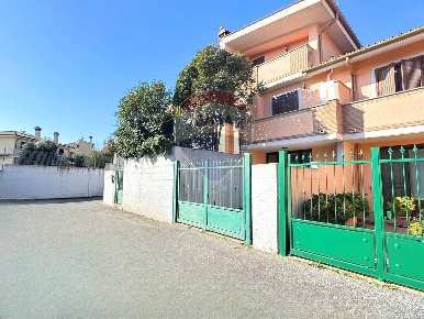 Foto Casa indipendente in Via della Costa, Manziana in vendita