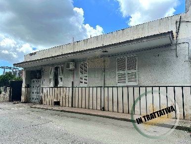 Foto Casa indipendente in VIA CATTANEO, Afragola di 399 m² con 7 locali