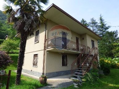 Foto Casa indipendente in via Noga, Cassano Valcuvia di 150 m² con 6 locali