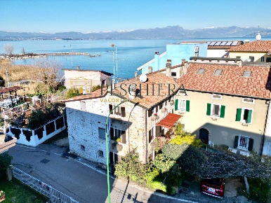 Foto Casa indipendente in Località Fornaci, Peschiera del Garda in vendita