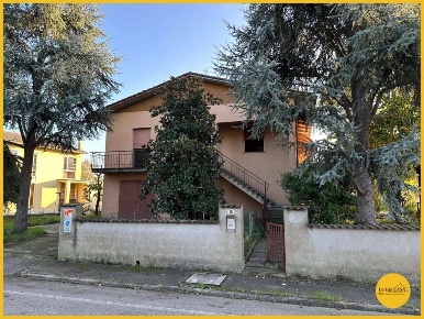 Foto Casa indipendente in via Manin, Molinella Centro di 315 m² in vendita