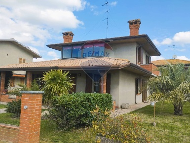 Foto Casa indipendente in Via Ca Motte, Codigoro Case Straforini di 140 m²