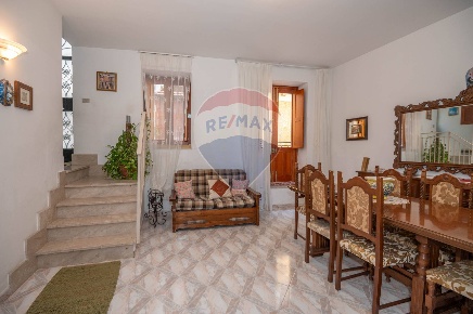 Foto Casa indipendente in via Vittorio Emanuele, Melilli Centro di 179 m²