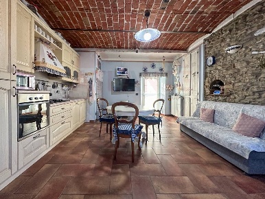 Foto Casa indipendente in Regione Molli, Melazzo di 275 m² con 4 locali