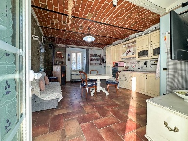 Foto Casa indipendente in Regione Molli, Melazzo di 275 m² con 4 locali