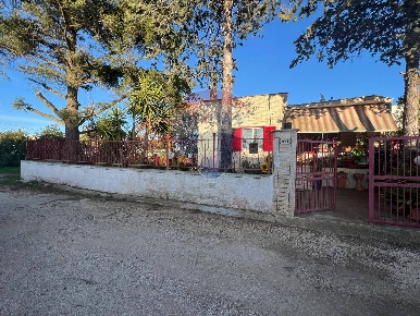 Foto Casa indipendente a Monopoli di 106 m² con 3 locali in vendita