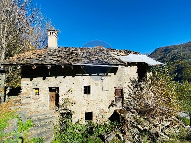 Foto Casa indipendente in LOCALITA' BORNEY, Fontainemore di 160 m²