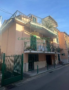 Foto Casa indipendente a San Nicola la Strada di 240 m² con 6 locali