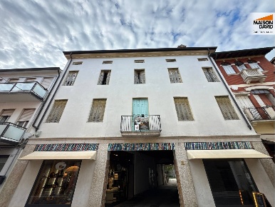 Foto Casa indipendente in corso matteotti, Arzignano Centro di 800 m²