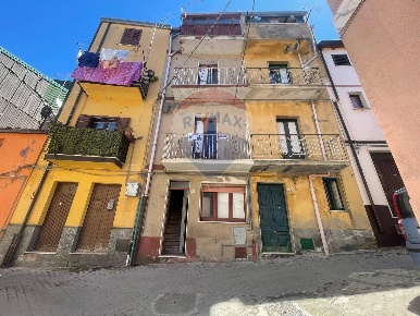 Foto Casa indipendente in Via Vittorio Emanuele, Cesarò di 71 m² in vendita