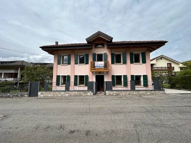 Foto Case semi ndipendenti in via Cavour, Feltre in vendita