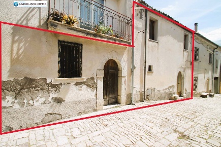 Foto Casa indipendente in Via Volturno, Casacalenda di 111 m² con 4 locali
