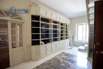 Foto Appartamento in Via Pietro Micca, Torino Piazza Solferino di 150 m²