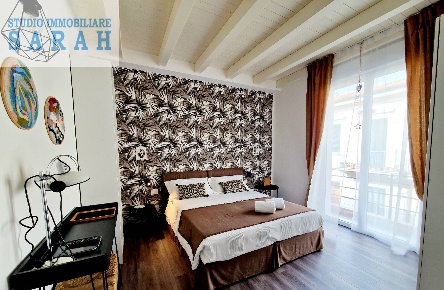 Foto Casa indipendente in Via Mazzini, Viareggio Centro di 300 m²