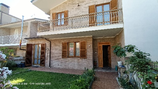 Foto Casa indipendente in Via Spontini, Montottone in vendita