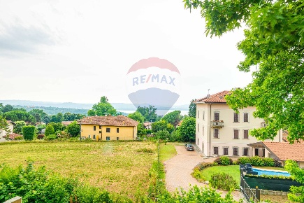 Foto Appartamento in VIA AL RONCO, Barasso di 102 m² con 3 locali