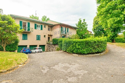 Foto Appartamento in VIA AL RONCO, Barasso di 102 m² con 3 locali