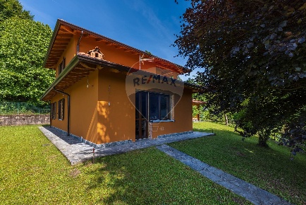 Foto Casa indipendente in Via Mondonico, Bedero Valcuvia di 161 m²
