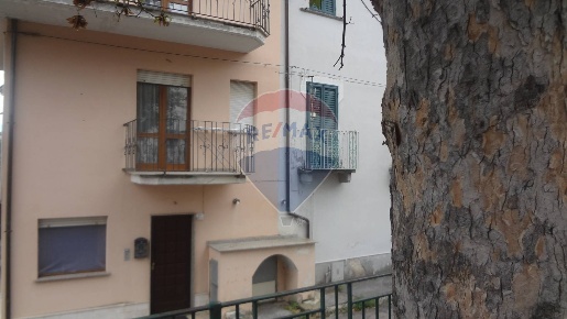 Foto Case semi ndipendenti in PIAZZA CAPPELLETTI 17, Rapino Centro