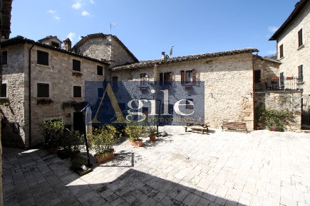Foto Casa indipendente in FRAZIONE CASTEL TROSINO, Ascoli Piceno di 115 m²