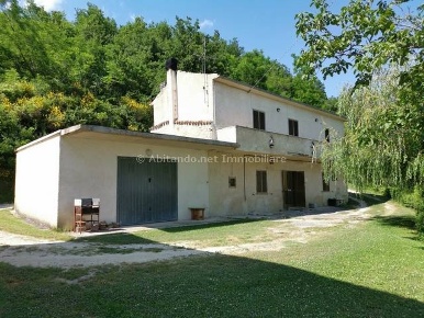 Foto Casa indipendente in Contrada Bosco, Civitella Casanova di 190 m²