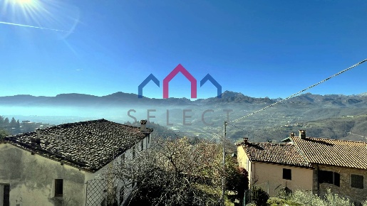 Foto Casa indipendente a Fosciandora di 120 m² con 4 locali in vendita