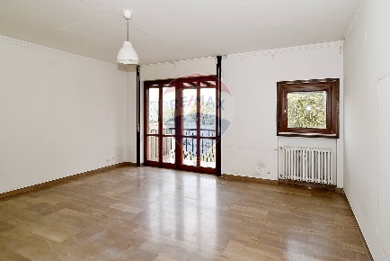 Foto Appartamento in Via Gallarate, Milano Certosa di 130 m² con 3 locali