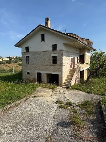 Foto Casa indipendente in Via Licini, Fermo in vendita