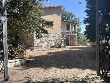 Foto Villa singola in Acquasparta-Casteldelmonte, Acquasparta di 200 m²