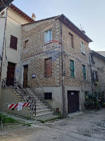 Foto Case semi ndipendenti in Via Santa Margherita, Bevagna Centro di 86 m²