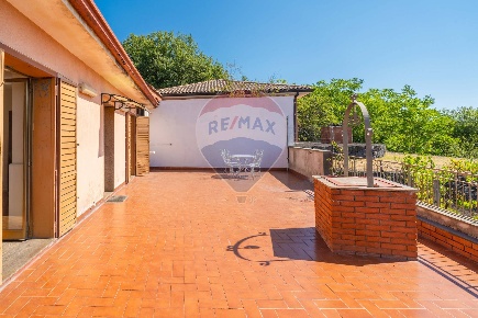 Foto Casa indipendente in via zerbate, Zafferana Etnea di 164 m² in vendita