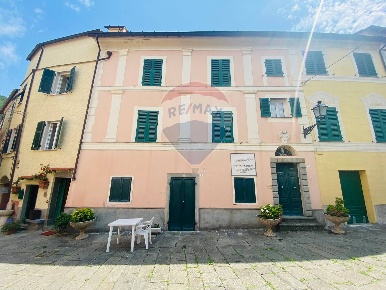 Foto Case semi ndipendenti a Carrodano Carrodano Inferiore di 300 m²