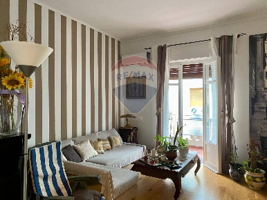 Foto Appartamento in Via Domenico Trentacoste, Palermo di 154 m² in vendita