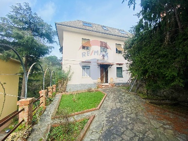 Foto Casa indipendente in VIA PRIVATA CORSO LIMA, Chiavari Stadio di 380 m²