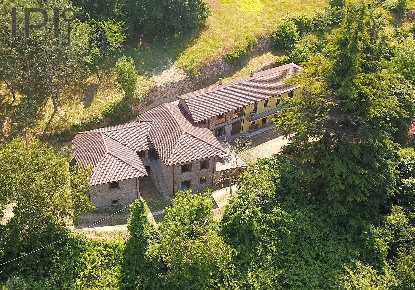 Foto Villa singola in regione diotti, Roccaverano di 350 m² con 9 locali