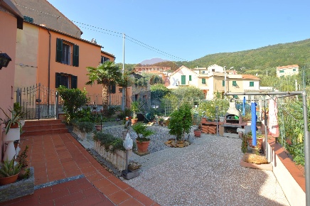 Foto Case semi ndipendenti in Via Alfredo Faggi, Bergeggi di 100 m²