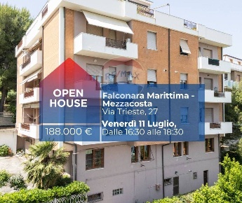 Foto Appartamento in via trieste, Falconara Marittima Centro di 150 m²