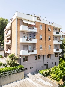 Foto Appartamento in via trieste, Falconara Marittima Centro di 150 m²