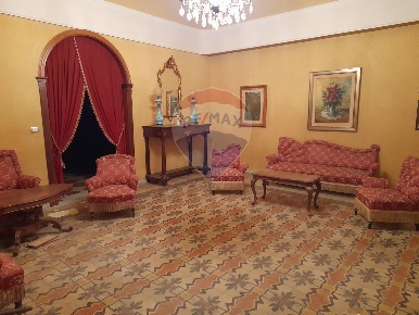 Foto Casa indipendente in via Tommaso Chiavola, Chiaramonte Gulfi Centro