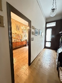 Foto Casa indipendente a Mantova Centro di 165 m² con 4 locali in vendita