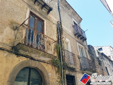 Foto Casa indipendente in Via Dante Alighiera, Fondi Centro di 250 m²