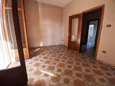 Foto Casa indipendente a Brusciano di 320 m² con 8 locali in vendita
