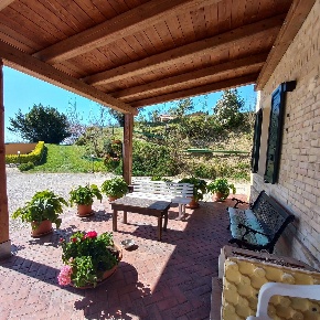 Foto Casa indipendente in Strada montapponese, Falerone di 300 m²