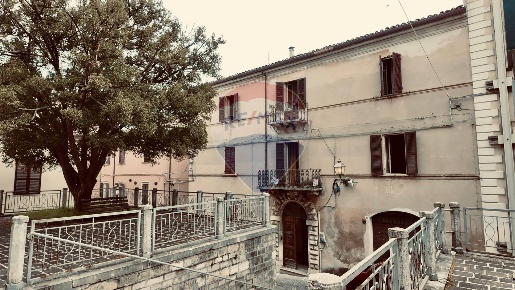 Foto Casa indipendente in Corso Garibaldi, Cingoli Centro di 600 m²