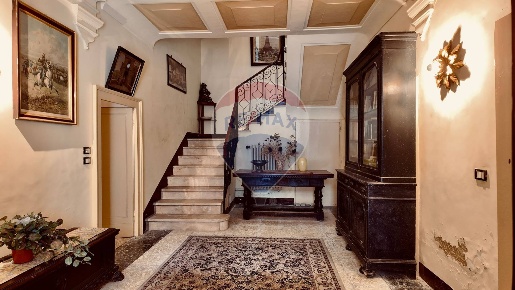 Foto Casa indipendente in Corso Garibaldi, Cingoli Centro di 600 m²