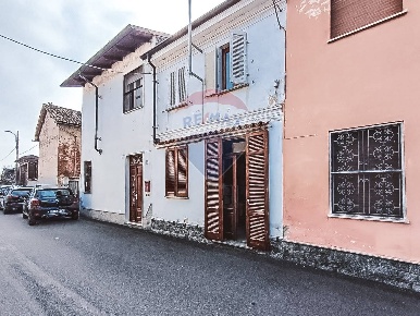 Foto Casa indipendente in via Angelo Beia, Rosasco Centro di 100 m²